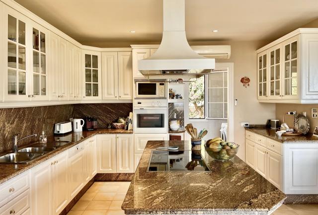 6 bedroom Villa in Marbella