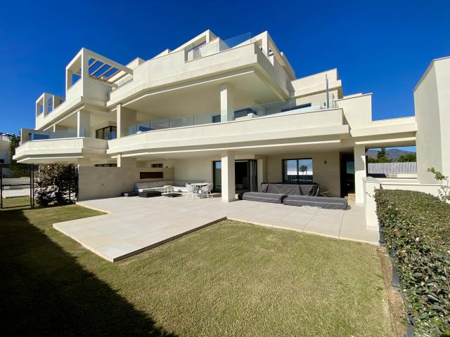 3 bedroom Ground Floor Apartment in Estepona