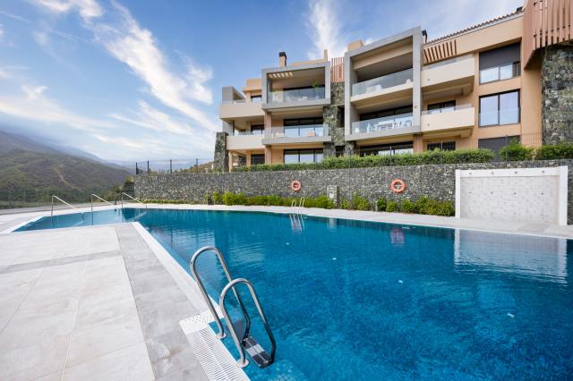 2 bedroom Apartment in Benahavis