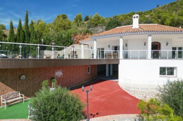 6 bedroom Villa in Marbella