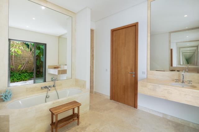 6 bedroom Villa in Estepona