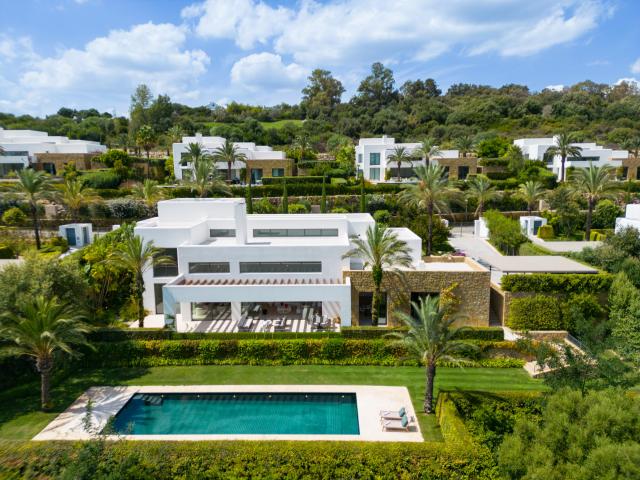 6 bedroom Villa in Estepona