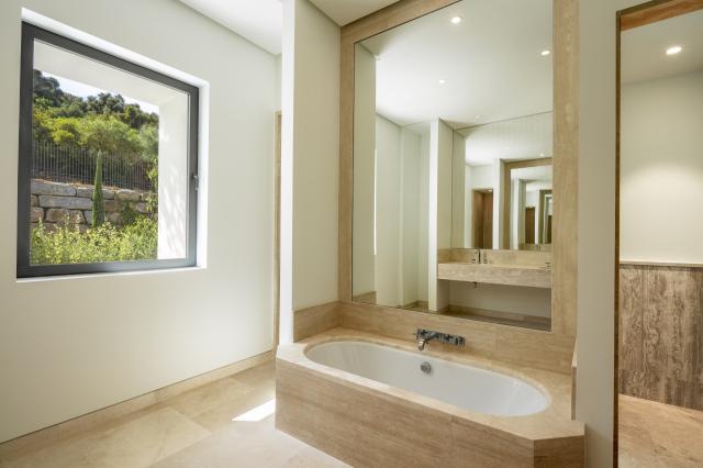 5 bedroom Villa in Casares