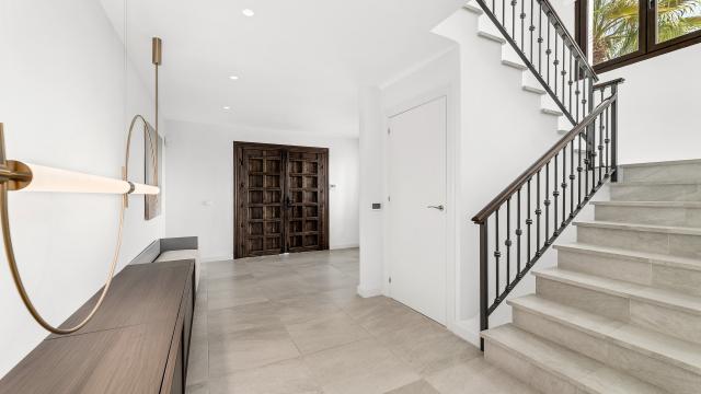 5 bedroom Villa in Estepona