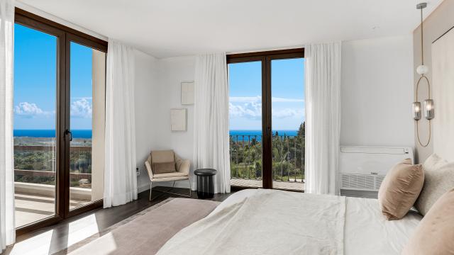 5 bedroom Villa in Estepona