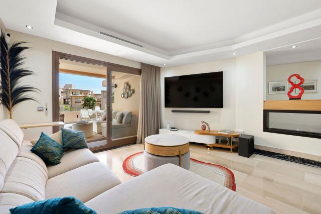 4 bedroom Penthouse in Estepona