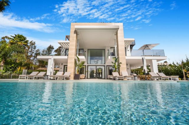 6 bedroom Villa in Marbella