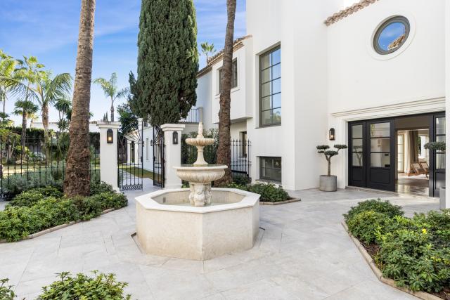 6 bedroom Villa in Marbella