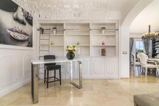 5 bedroom Villa in Benahavis