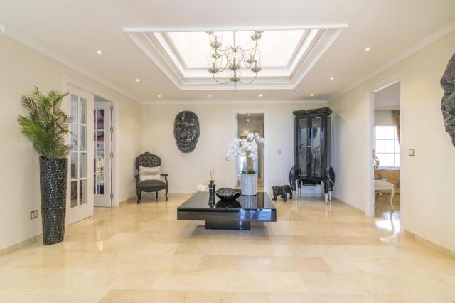 5 bedroom Villa in Benahavis
