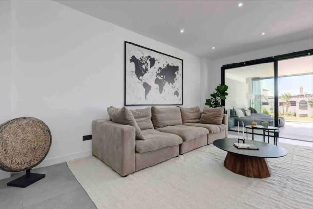 2 bedroom Apartment in Estepona