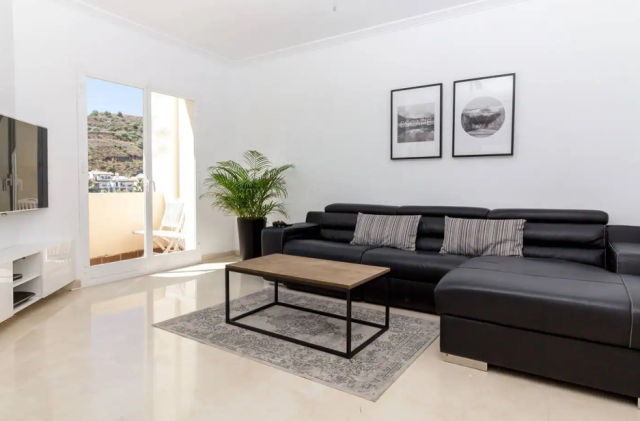 2 bedroom Apartment in Benahavis