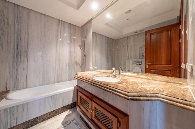 3 bedroom Apartment in Estepona