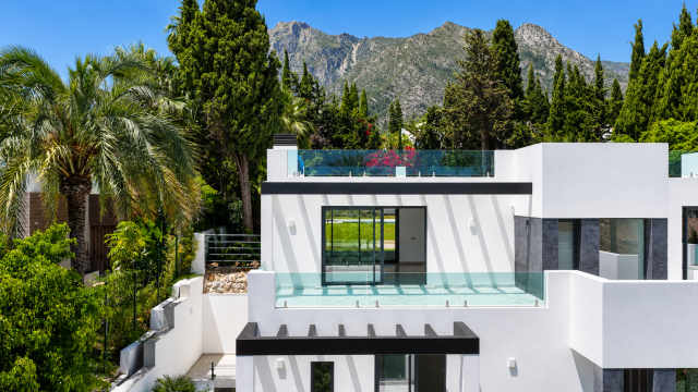 5 bedroom Villa in Marbella