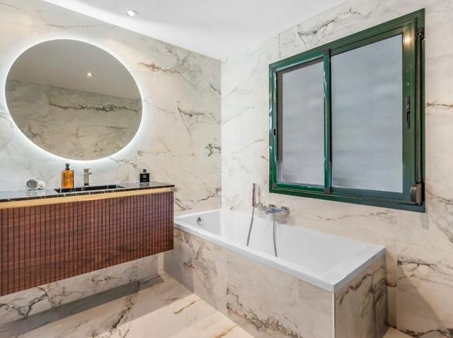 2 bedroom Apartment in Benahavis