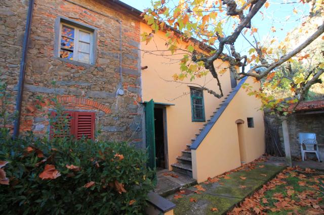 5 bedroom Detached House in Pistoia