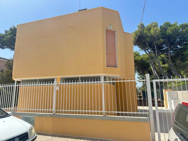 3 bedroom Detached House in Carovigno