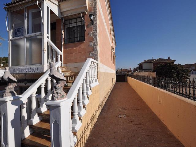 4 bedroom Villa in Villena