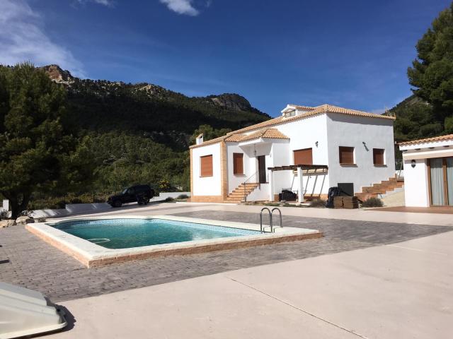 5 bedroom Villa in Castalla