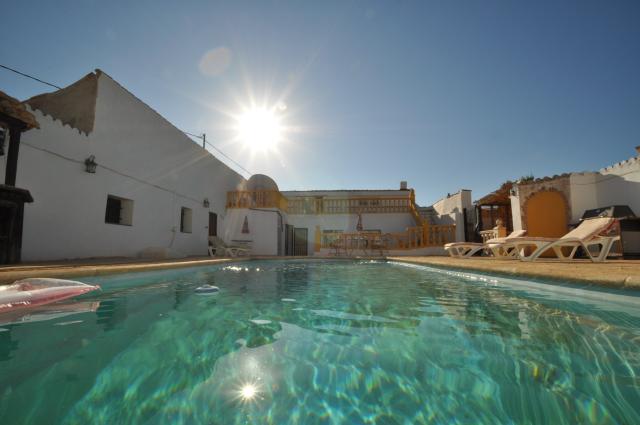 8 bedroom Country House in Pinoso