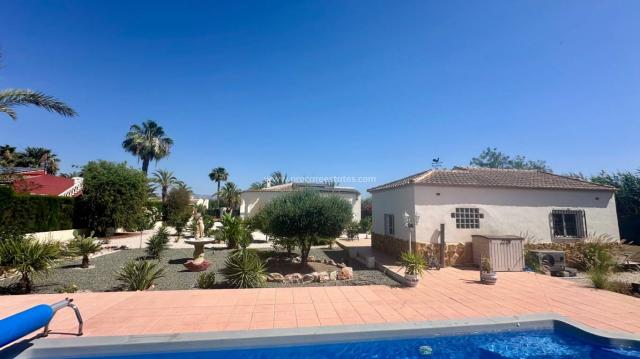 3 bedroom Country Property in Catral