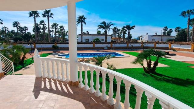 3 bedroom Country Property in Catral