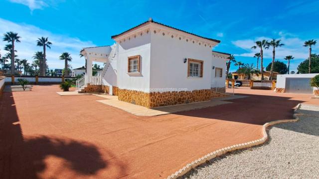 3 bedroom Country Property in Catral