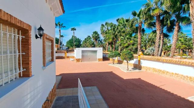 3 bedroom Country Property in Catral