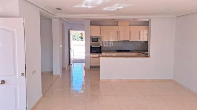 3 bedroom Country Property in Catral