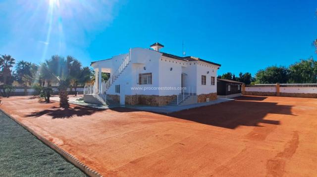 2 bedroom Country Property in Catral