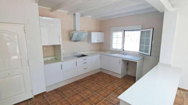 2 bedroom Country Property in Catral