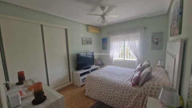 3 bedroom Country Property in Catral