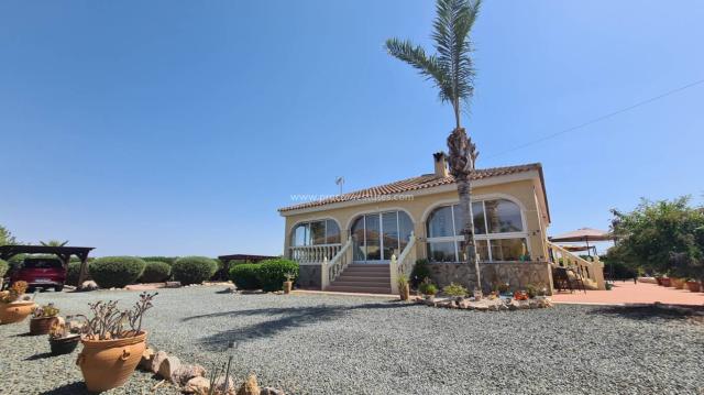 3 bedroom Country Property in Catral