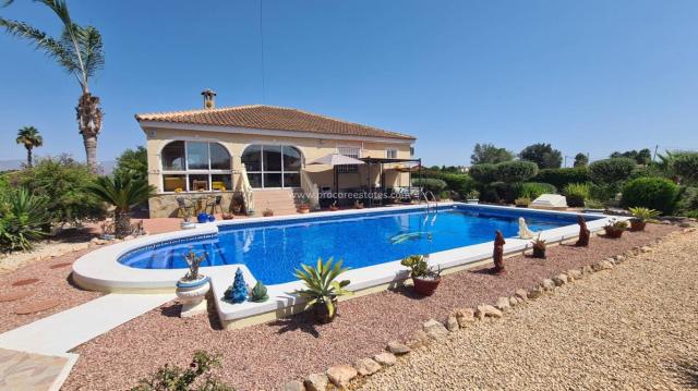 3 bedroom Country Property in Catral