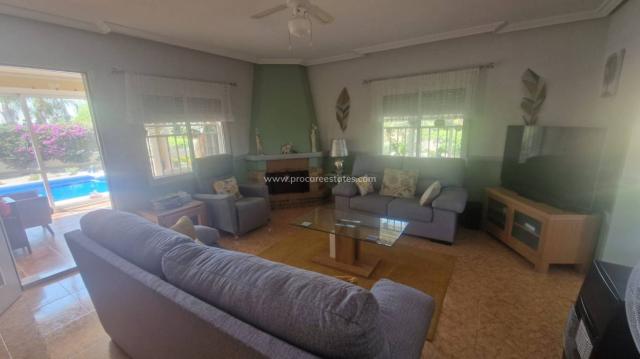 3 bedroom Country Property in Catral