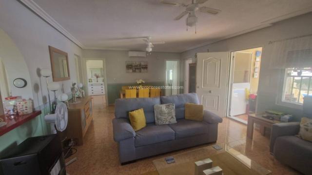 3 bedroom Country Property in Catral