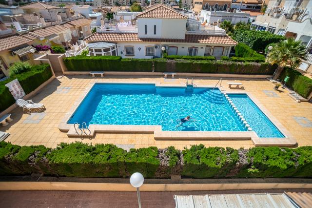 4 bedroom APARTMENT in ALICANTE