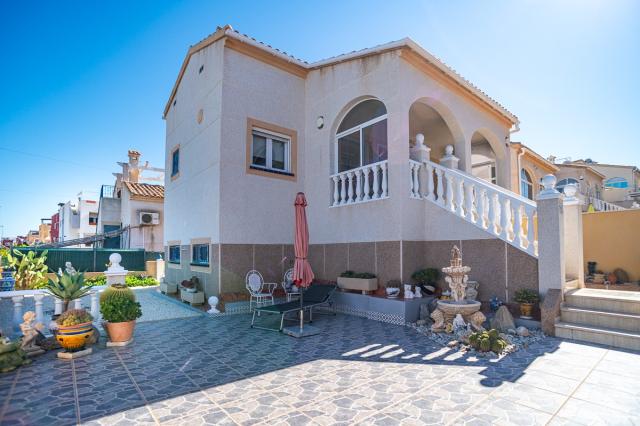 2 bedroom VILLA in ORIHUELA COSTA