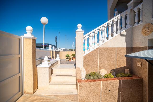 2 bedroom VILLA in ORIHUELA COSTA