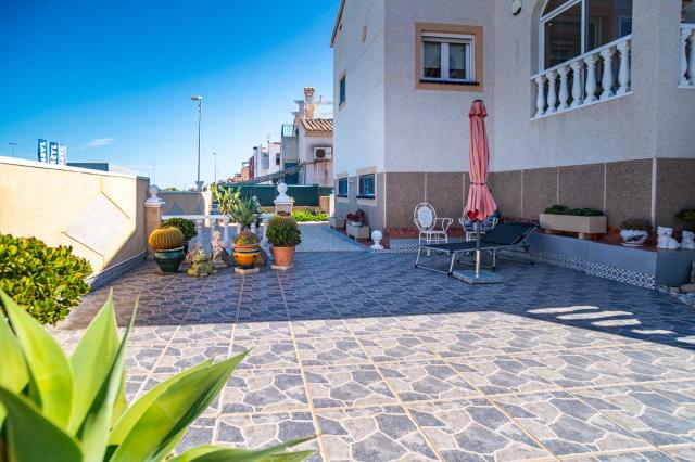 2 bedroom VILLA in ORIHUELA COSTA