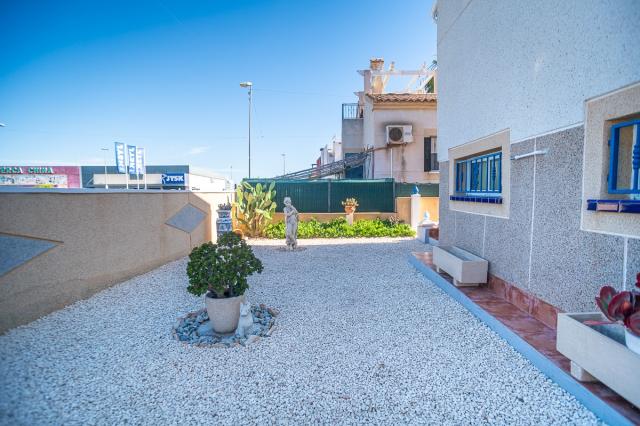 2 bedroom VILLA in ORIHUELA COSTA