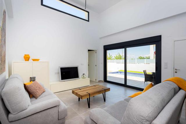 3 bedroom VILLA in DAYA NUEVA