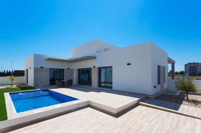 3 bedroom VILLA in DAYA NUEVA
