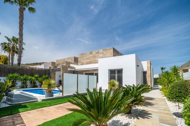 3 bedroom VILLA in ALGORFA