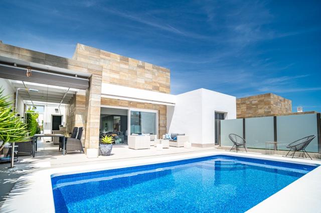 3 bedroom VILLA in ALGORFA