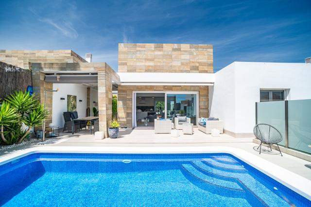 3 bedroom VILLA in ALGORFA