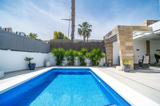 3 bedroom VILLA in ALGORFA