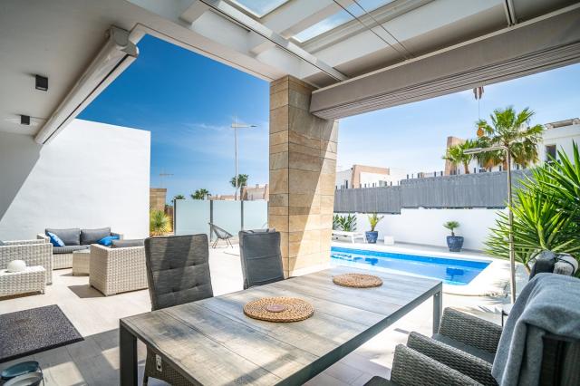 3 bedroom VILLA in ALGORFA