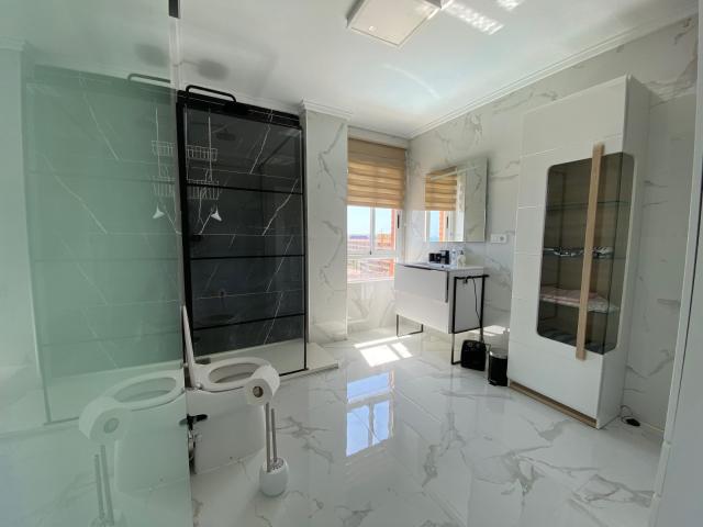2 bedroom APARTMENT in TORREVIEJA