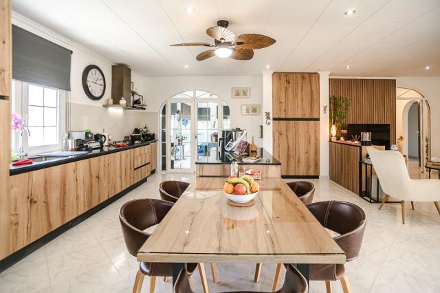 3 bedroom VILLA in LA MARINA